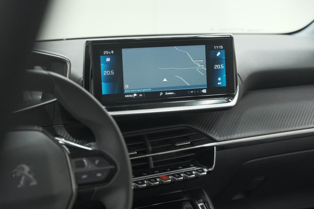Peugeot 208 puretech 100 allure | camera | navigatie | parkeersensoren | ap