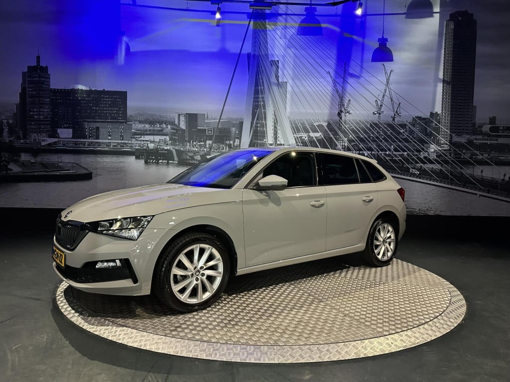 Skoda Scala 1.0 tsi sport business *steelgrey*camera*sportstoelen*led*sunse