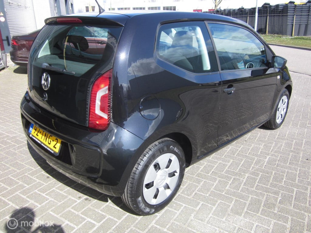 Volkswagen UP! 1.0 move up! airco/stuurbekr/nieuwe apk/nap/goedkoop rijden!