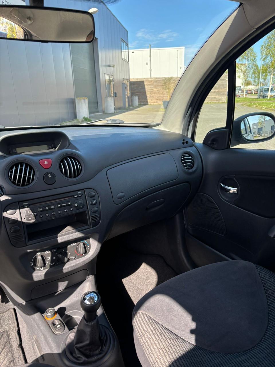 Citroën C3 1.4 I 2005 Zwart | 134.237 KM NAP | NIEUWE APK!