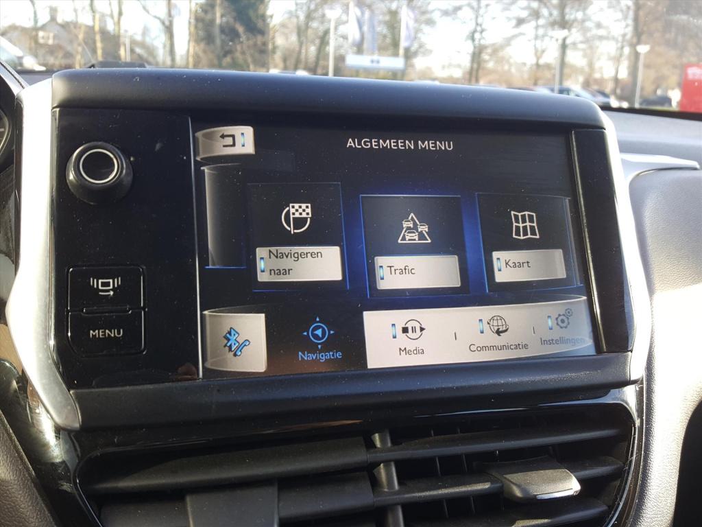 Peugeot 208 1.2 vti 82pk 5d urban soul navigatie | cruise control | airco |