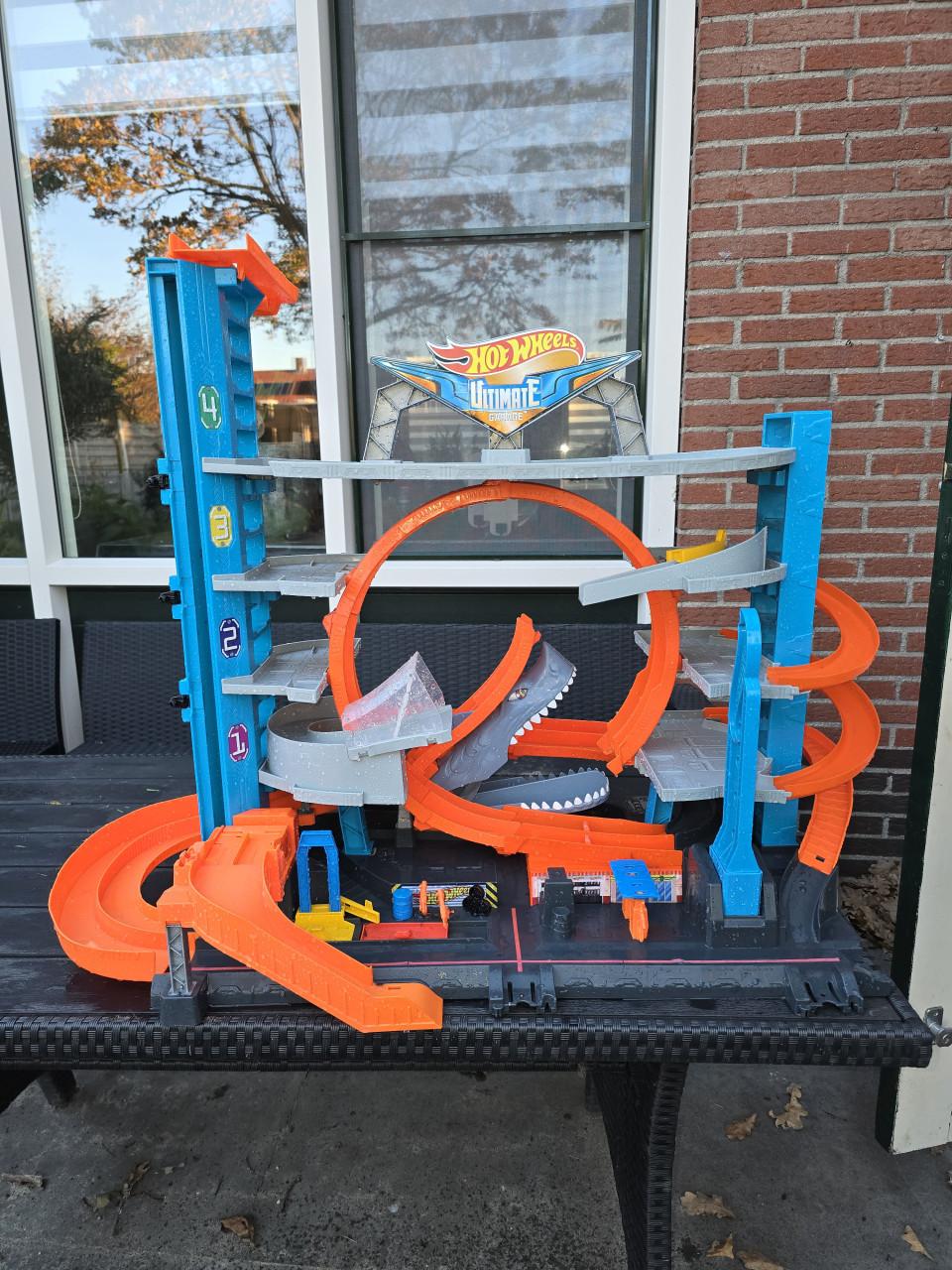 Grote hot wheels garage