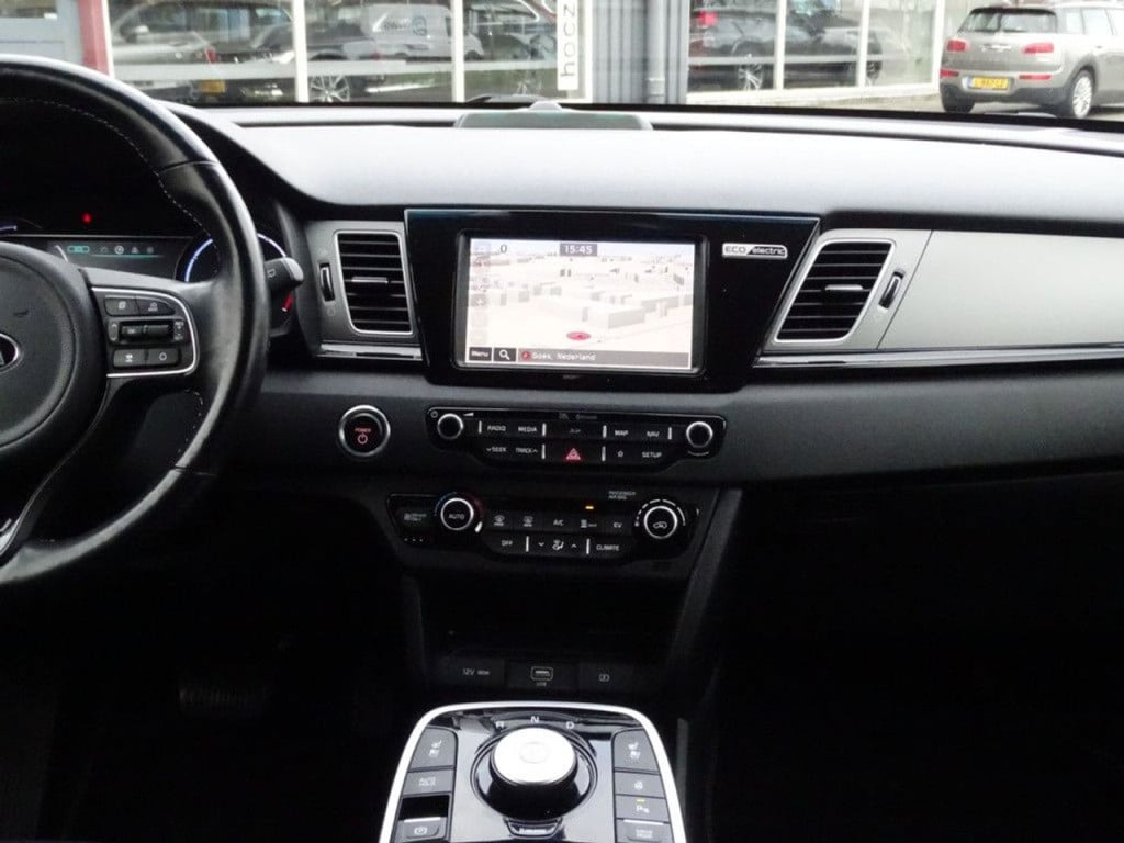 Kia E-niro executiveline 64 kwh incl btw | led | stoelkoeling-en verwarming