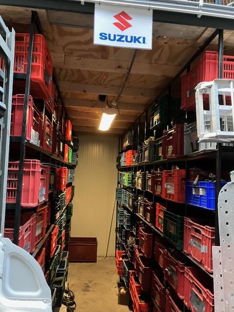 In verband met beëindiging webwinkel nog 6000 onderdelen te koop