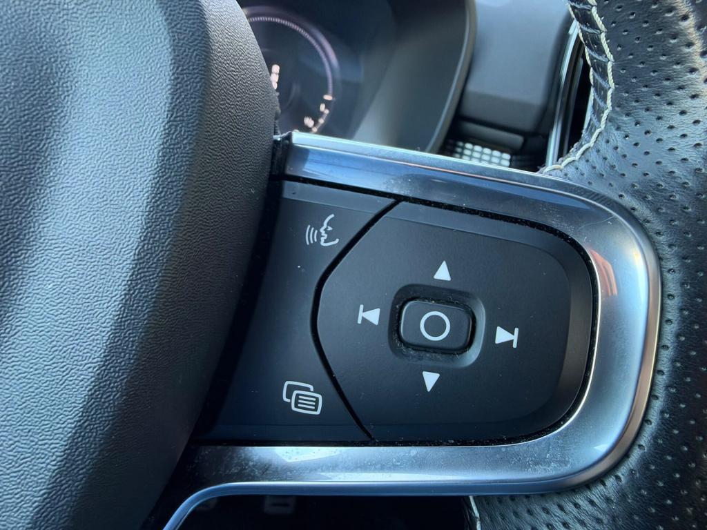 Volvo XC40 1.5 t4 recharge r-design