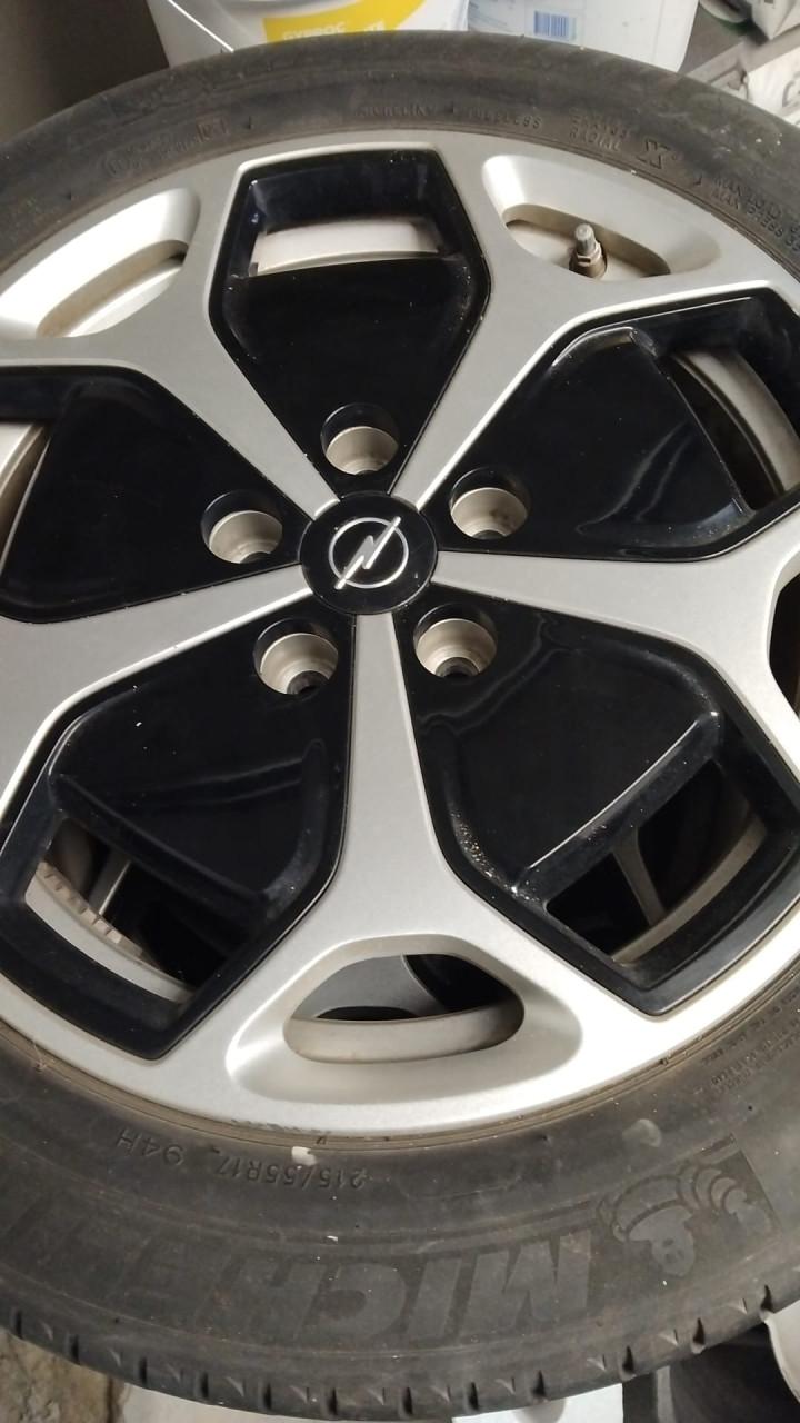 4 zomerbanden van ampera met velgen