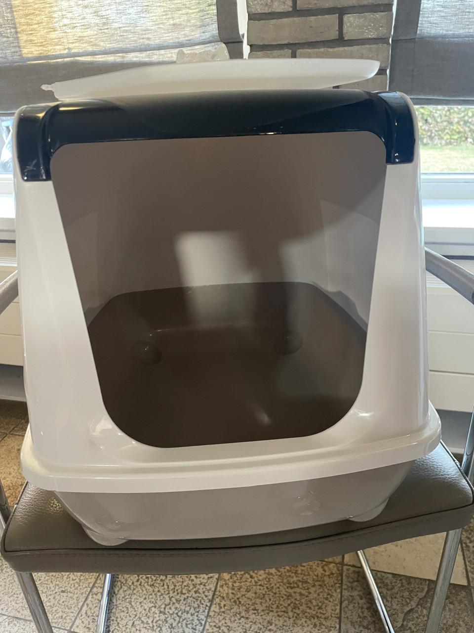 Nagenoeg NIEUWE MODERNA Kattenbak met Deurtje en Schep ongebruikt!!
