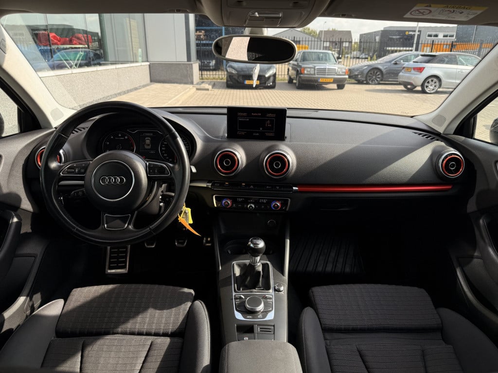Audi A3 limousine 1.4 tfsi ambiente pro line | stoelverwarming | parkeersen