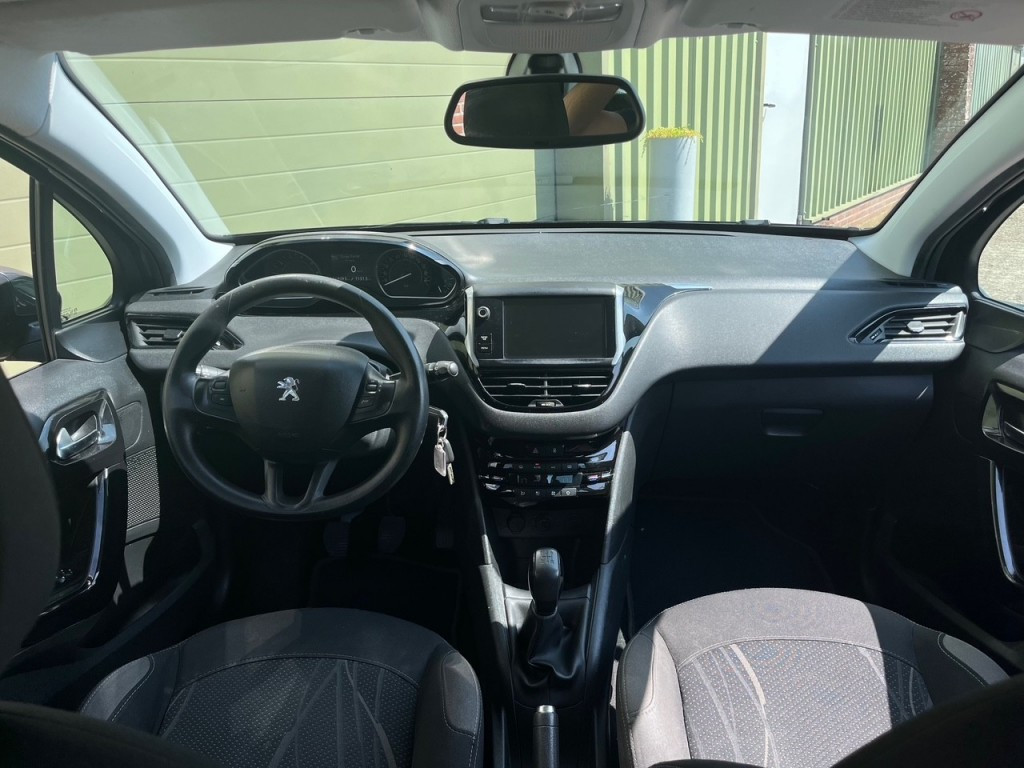 Peugeot 208 1.2 vti envy