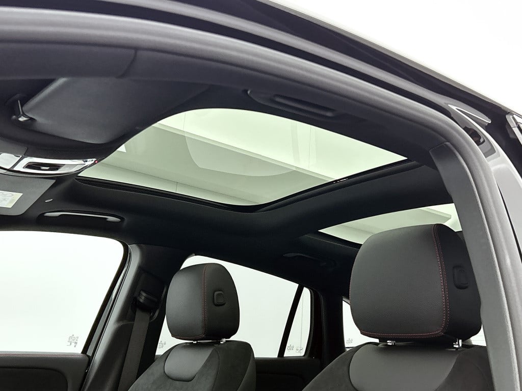 Mercedes-Benz Gla-klasse 250 e business solution amg | premium plus pakket 