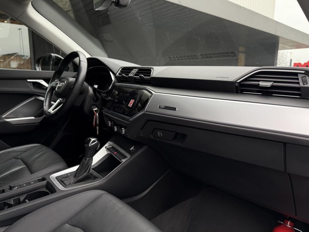 Audi Q3 35 tfsi pro line sport // dealeronderhouden //