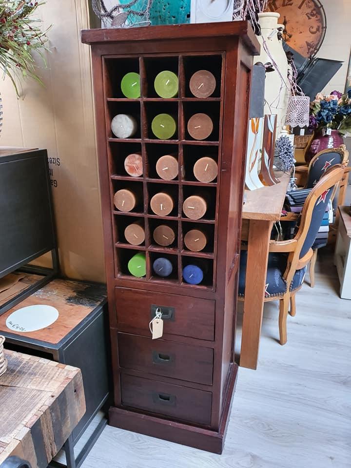 NACHTKASTJES, DRESSOIRS, BOEKENKASTEN, VAKKENKASTEN, KIJK BIJ 3Z FACTORY