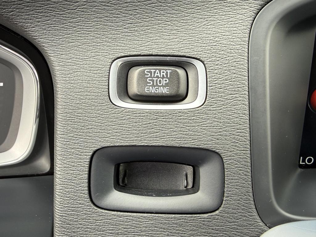 Volvo V60 cross country t5 245pk summum| opendak| trekhaak| adap.cruise| ca