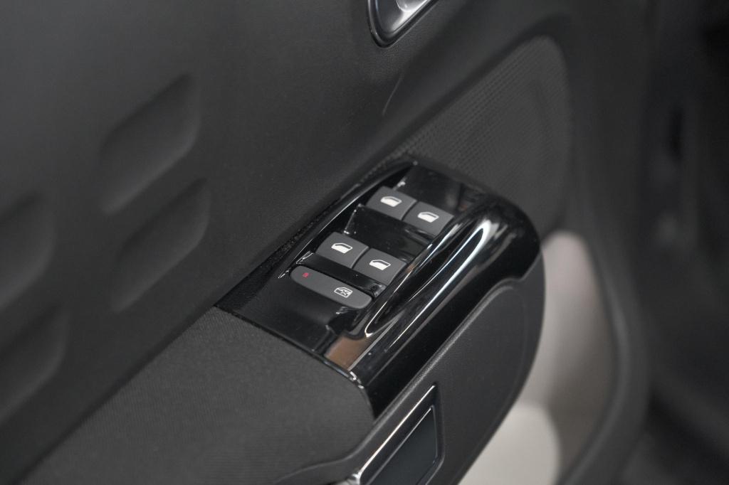 Citroen C3 puretech 110 shine | camera | navigatie | apple carplay