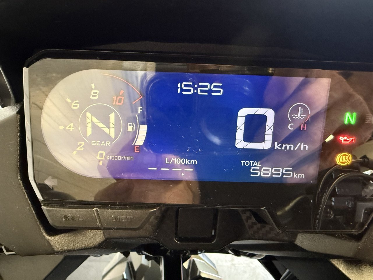 Zeer nette Honda CB500X slechts 5800km en garantie!