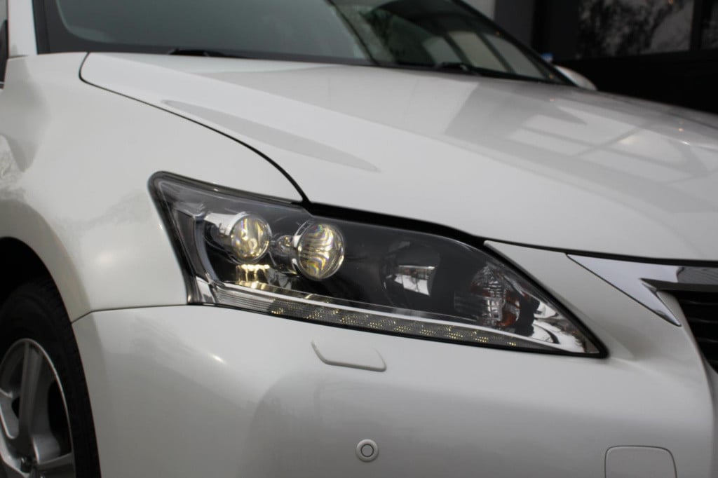 Lexus Ct 200h hybrid - pdc rondom + camera - stoel verw - xenon - parelwit 