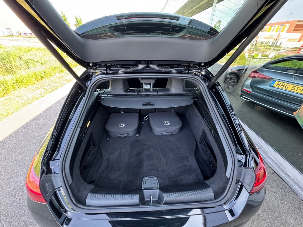 Mercedes-Benz Cla shooting brake 250 e amg line automat / panoramadak / 360