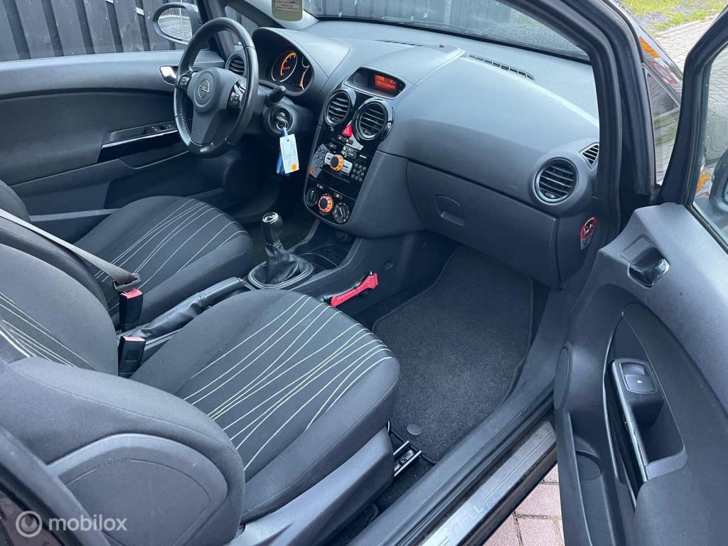 Opel Corsa 1.4-16v '111' edition