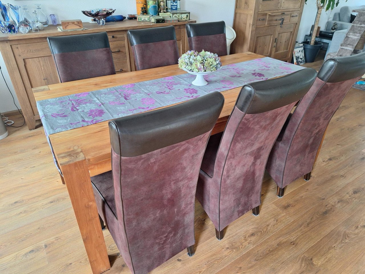 Zeer zware teakhouten tafel 1 x 2 meter en event 6 stoelen