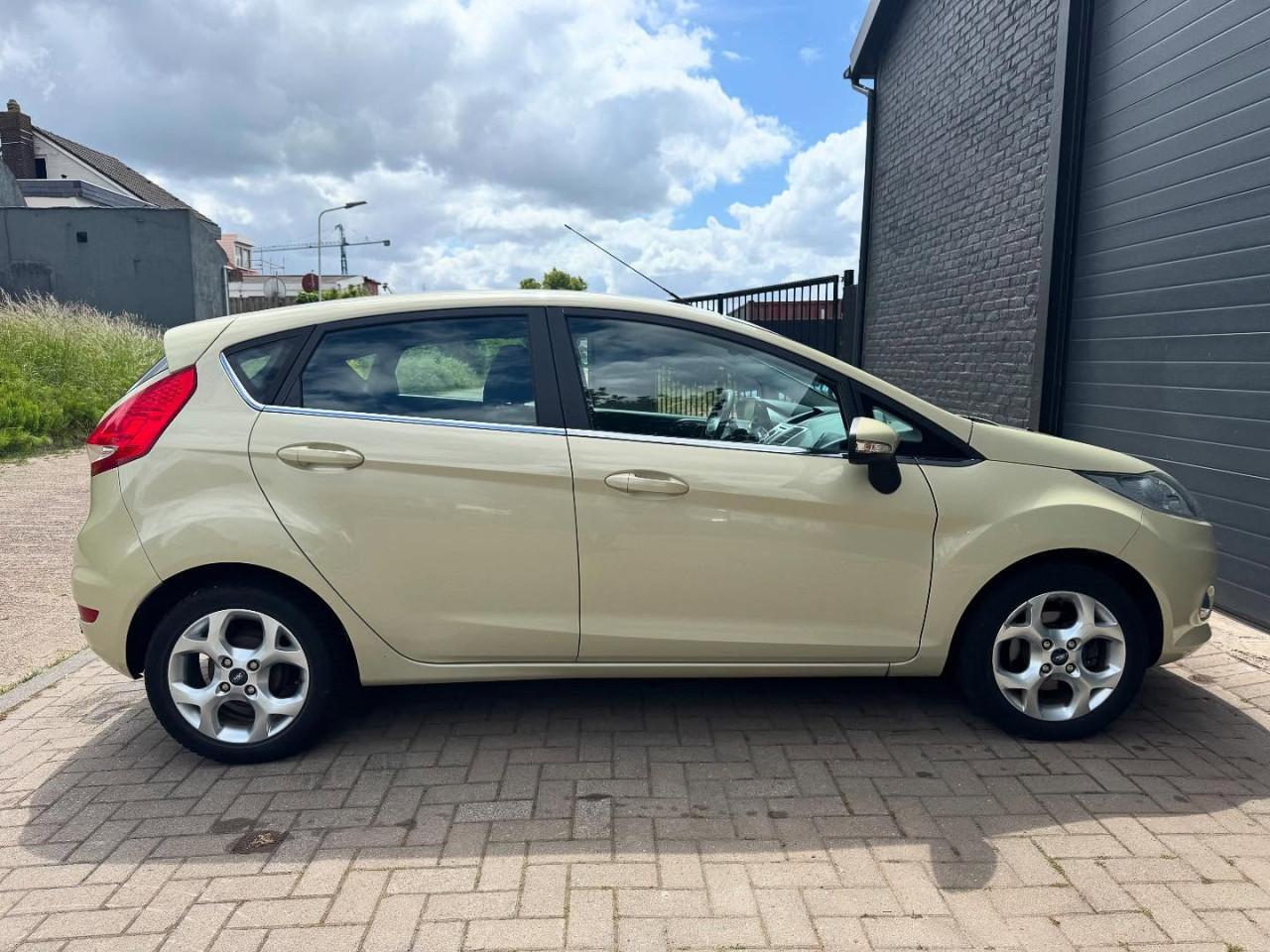 Ford Fiesta 1.25 44KW Titanium 5DRS 2011  Airco Apk Cruise Nap