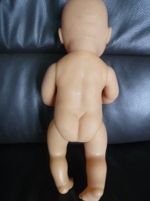 BABY POP VAN 37 CM IN LEUK JURKJE