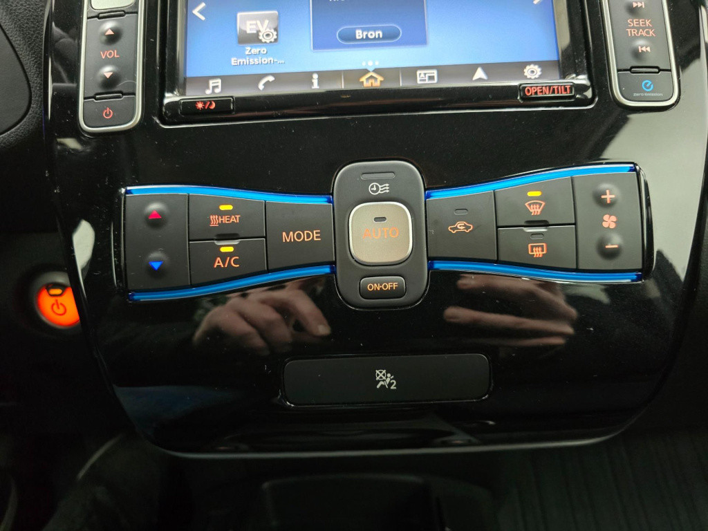 Nissan Leaf occasion acenta 30 kwh met parkeercamera | tweedehands nissan l