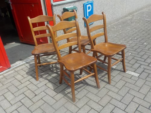 4 zeer stevige OISTERWIJK stoelen in zeer goede staat