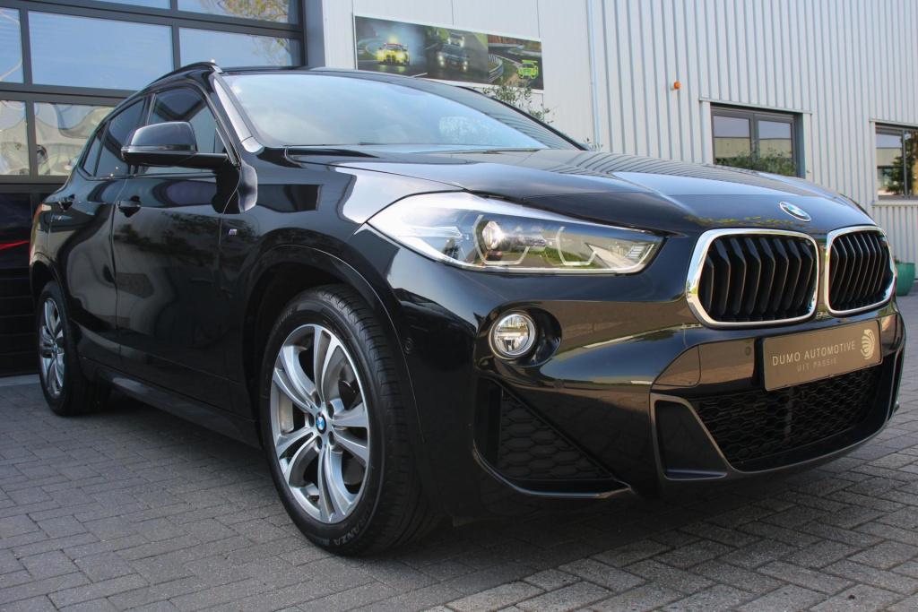 BMW X2 sdrive20i m-sport automaat - led - elek kofferklep - trekhaak - head