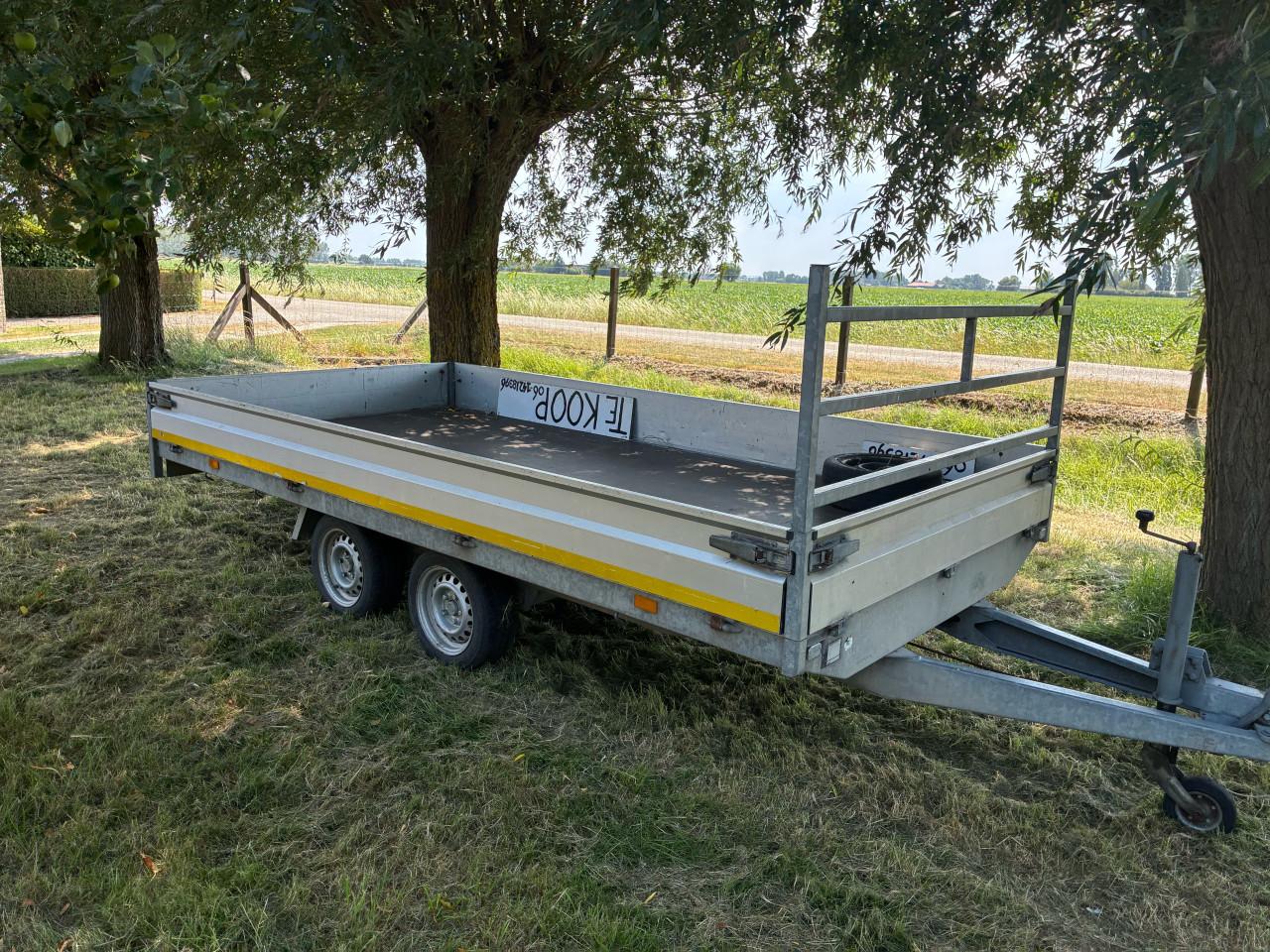 Hapert plateauwagen (4 x 2 mtr)