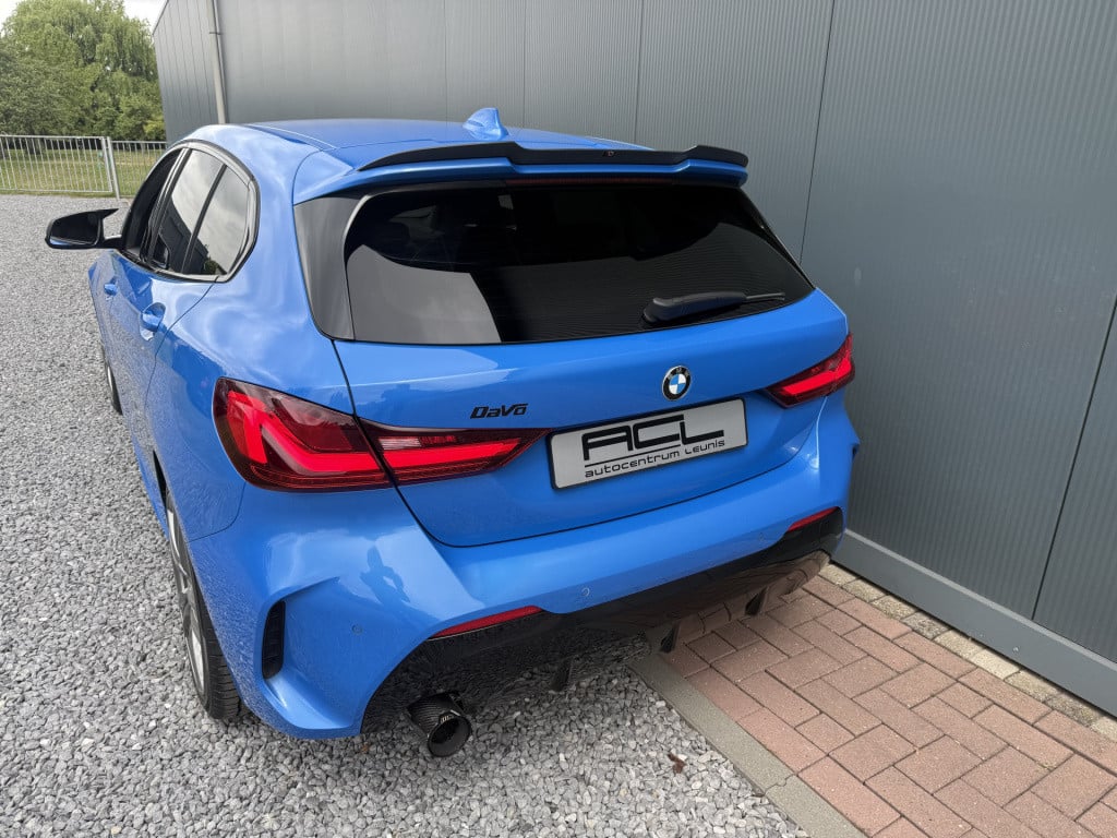 BMW 1 Serie 118i 140pk high executive m-sportpakket 5-drs