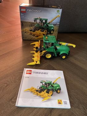 Lego Technic: John deere 9700 forage harvester 42168