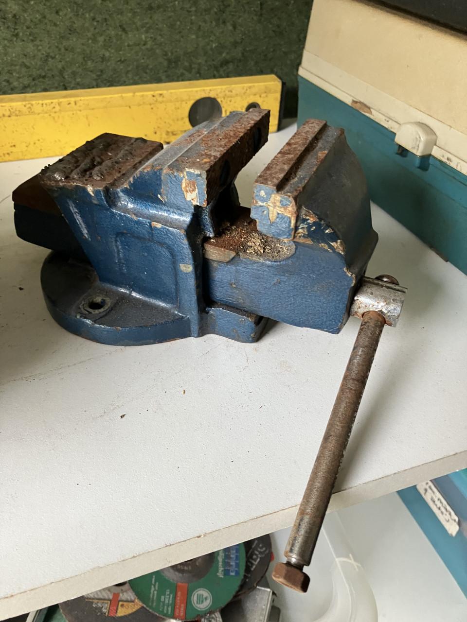 Te koop electrisch en handgereedschap in een koop