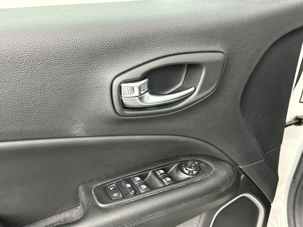 Jeep Compass 1.3t night eagle liberty edition | apple carplay/ android auto