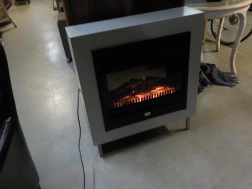 Sierhaard in zeer goede staat geeft vlammetjes en warmte