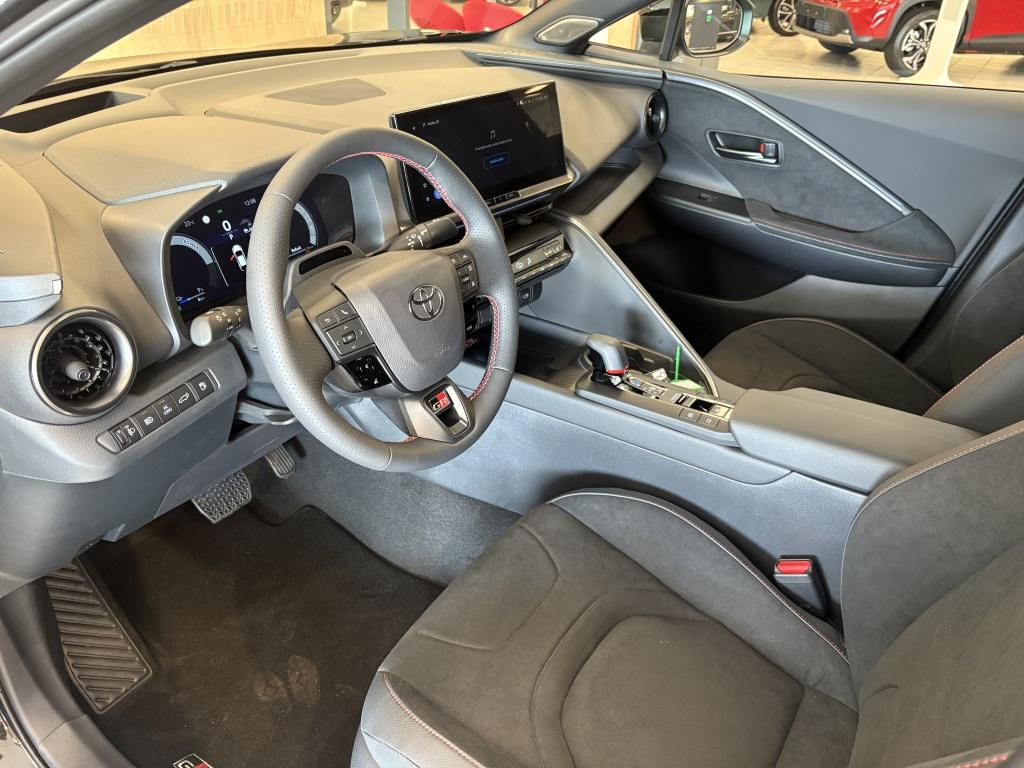 Toyota C-hr plug-in hybrid 220 black edition gr sport