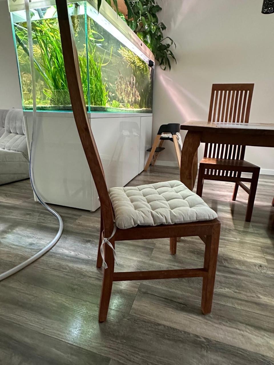 Eettafel 200x100x80 van teakhout met 6 stoelen