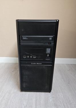 Desktop pc met windows 11.