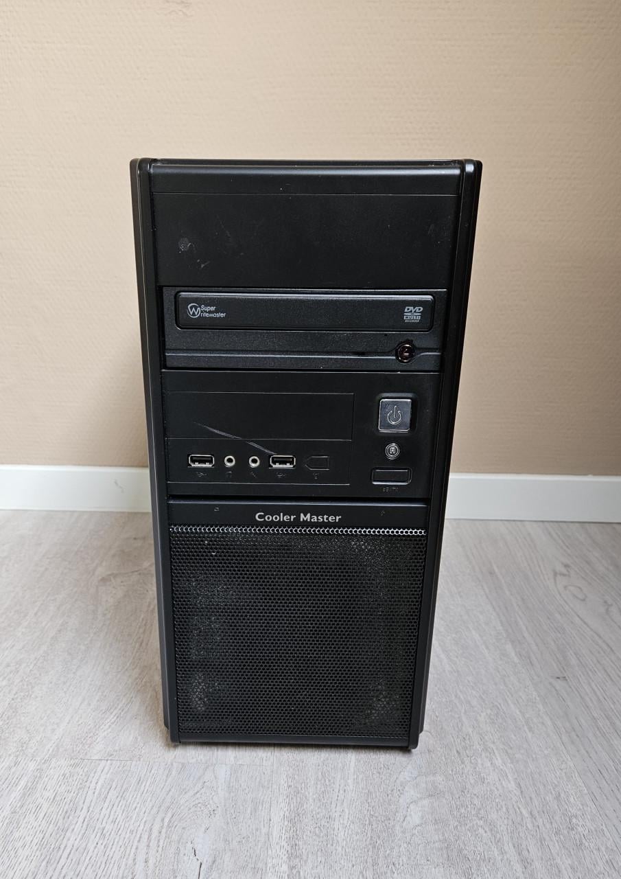 Desktop pc met windows 11.