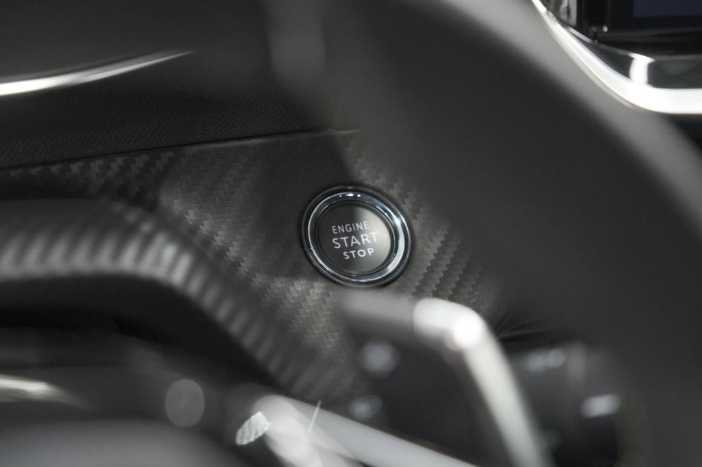 Peugeot 208 1.2 hybrid 145 e-dcs6 gt | alcantara pakket | camera | apple ca