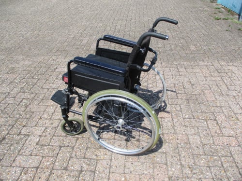 Gebruikte opvouwbare Excel rolstoel met 1 beensteun .