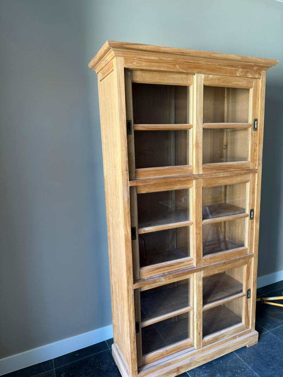 Vitrine kast massief grenen