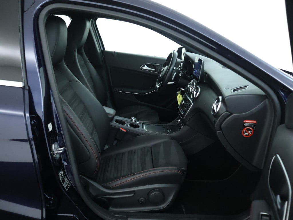 Mercedes-Benz A-Klasse 180 business solution amg | cruise control | stoelve