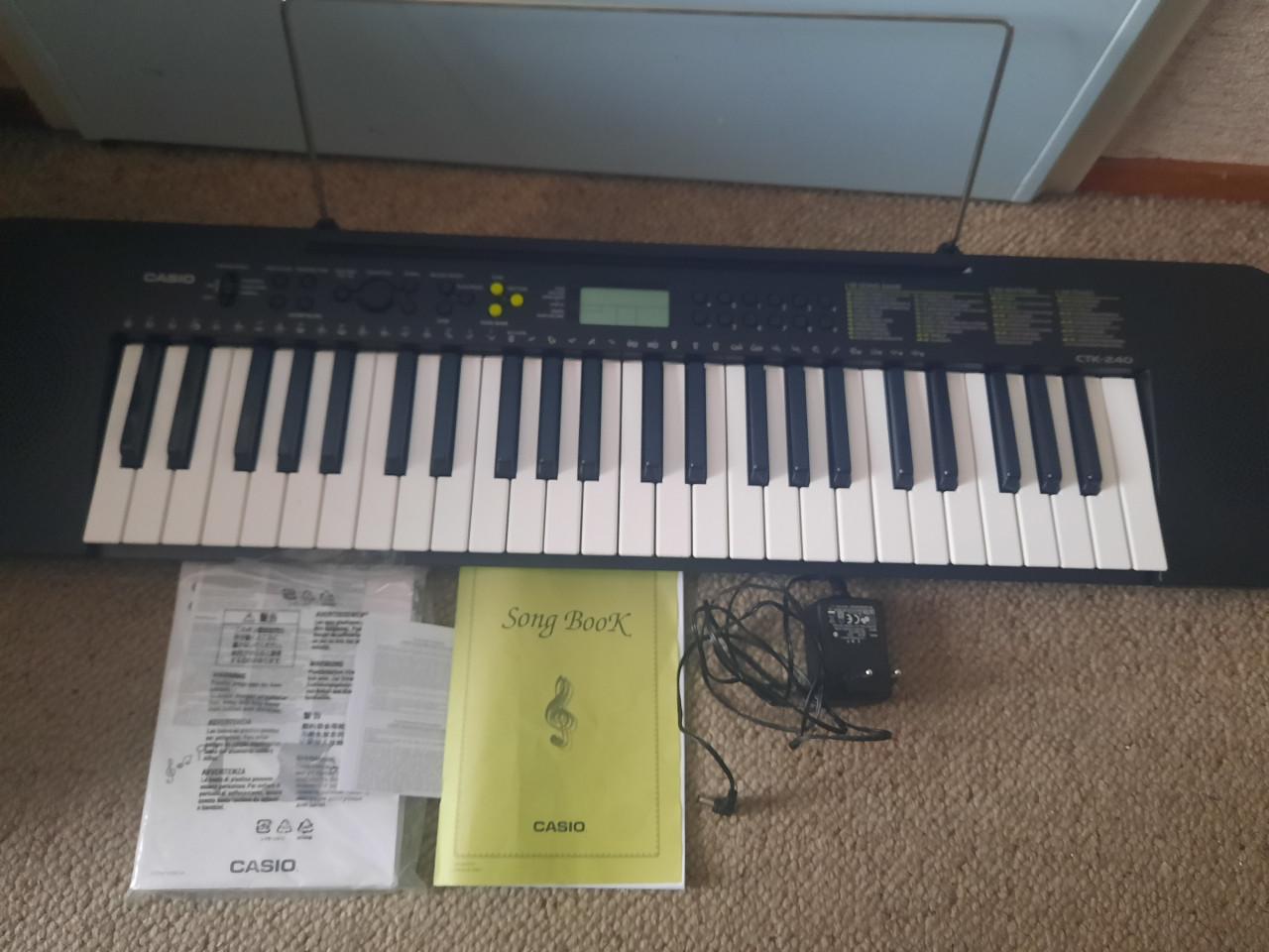 Casio keyboard CTK-240