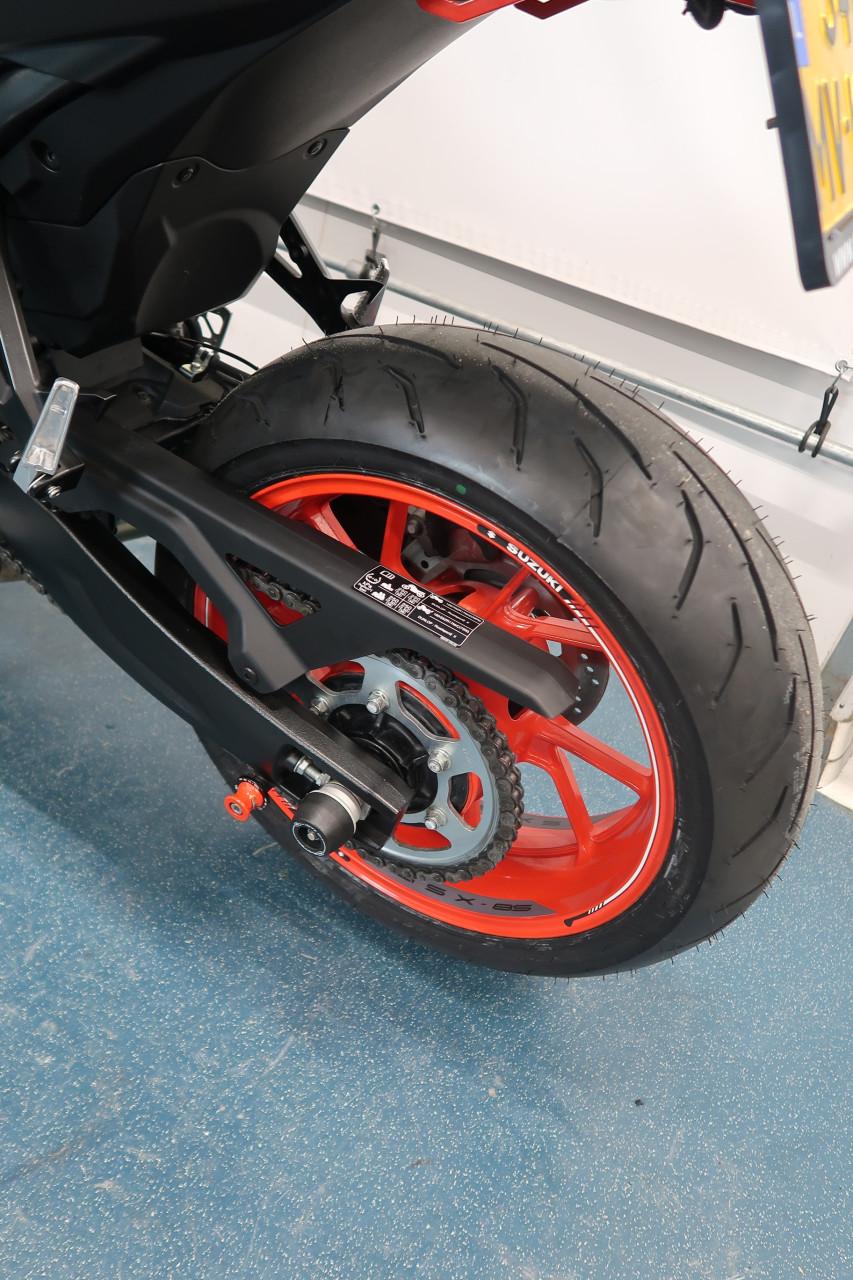 2024 Suzuki GSX-8S zeer compleet!