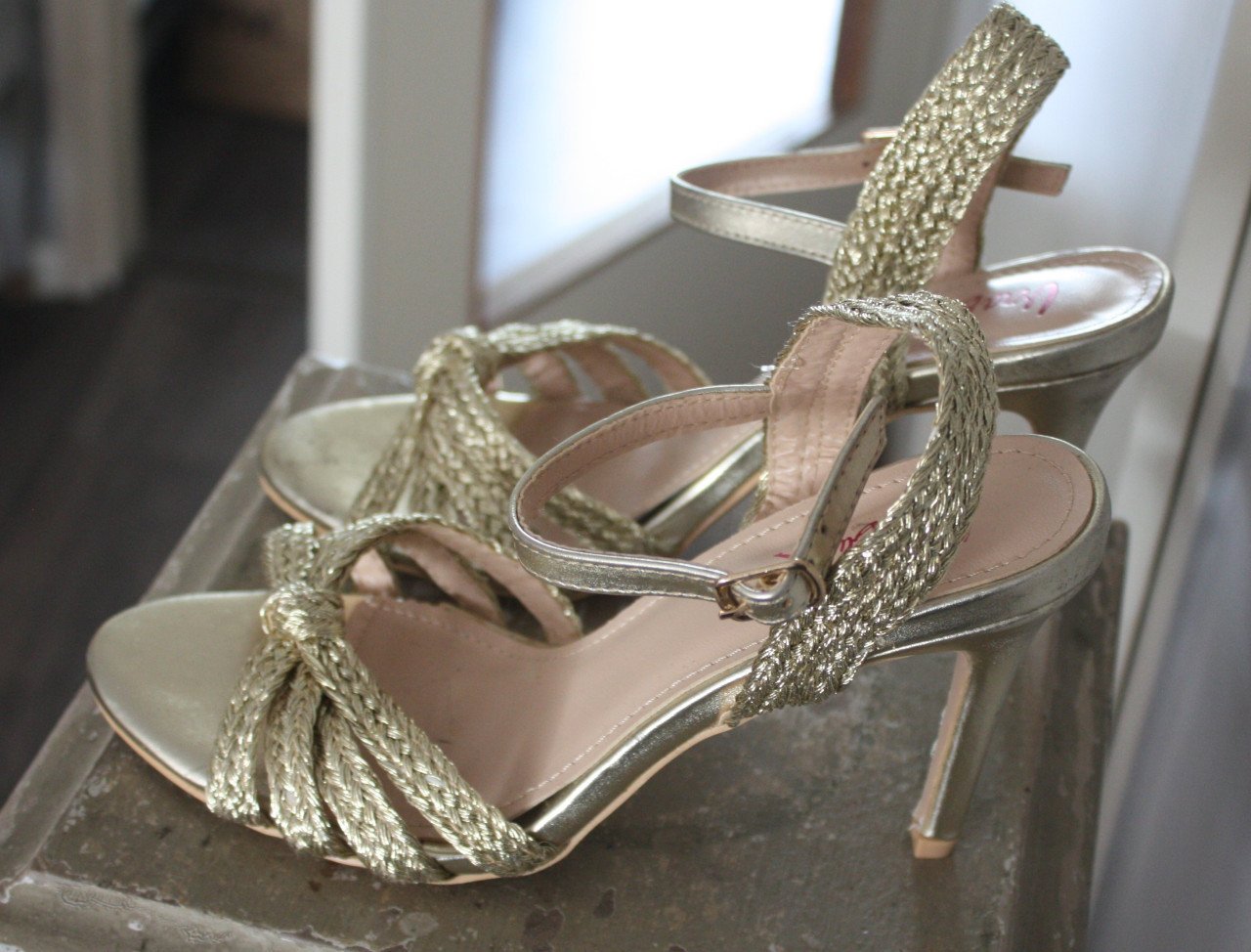 Goudklurige pumps  maat 38