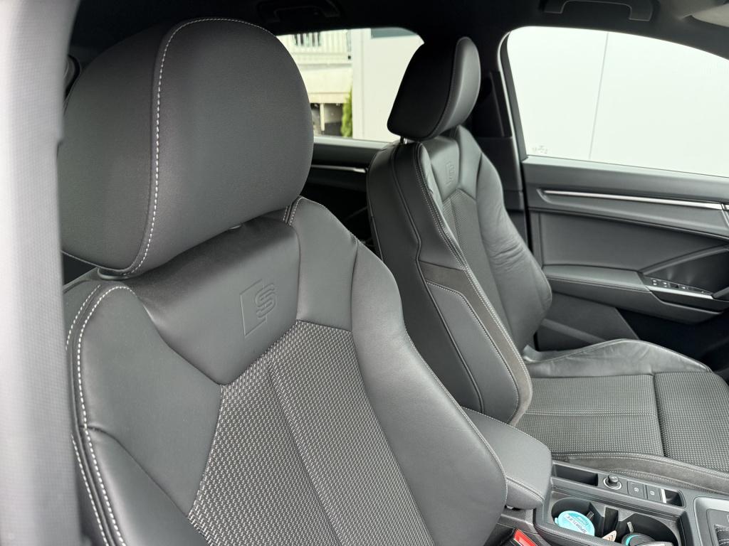 Audi Q3 45 tfsi e hybrid 245pk s edition | zwart optiek