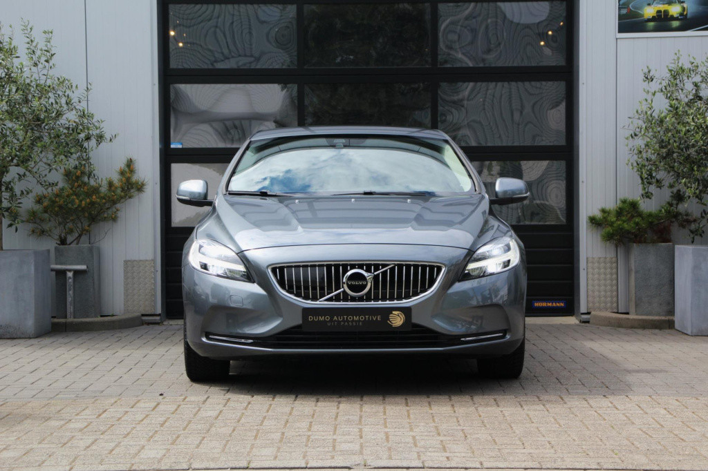 Volvo V40 2.0 t2 inscription - 122pk - leder - 17inch - navi - full led - c