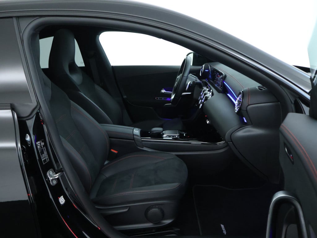 Mercedes-Benz Cla 250 e amg plug-in hybride | amg line | night pakket | pan