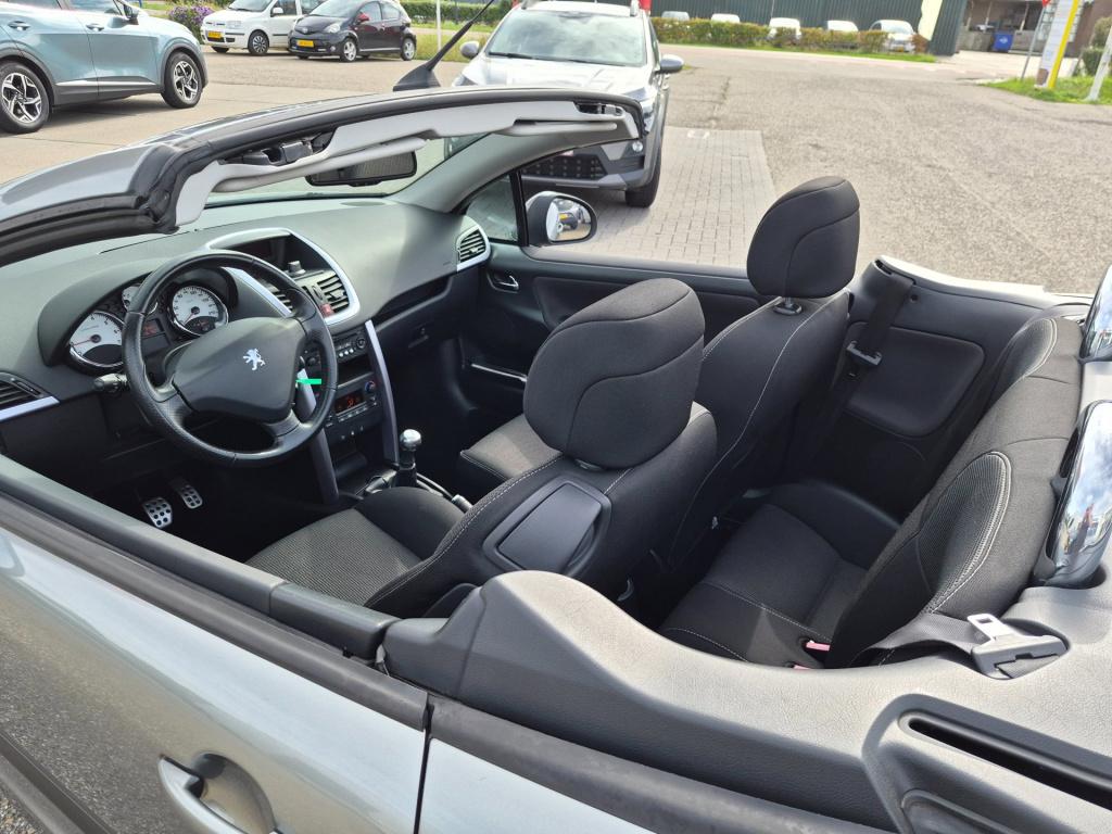 Peugeot 207 cc 1.6 vti première