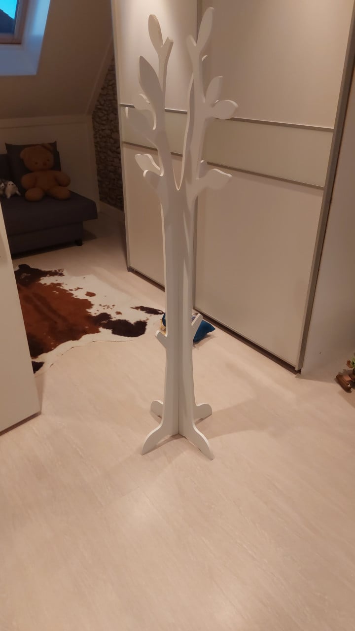 Houten boom voor baby- of kinderkamer